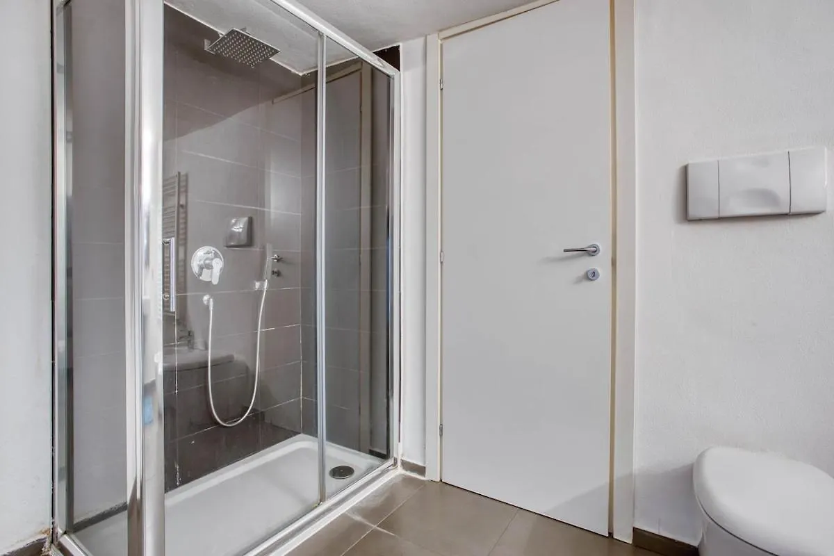 Duomo 10 Min - Lovely Apartment In The Center 밀라노