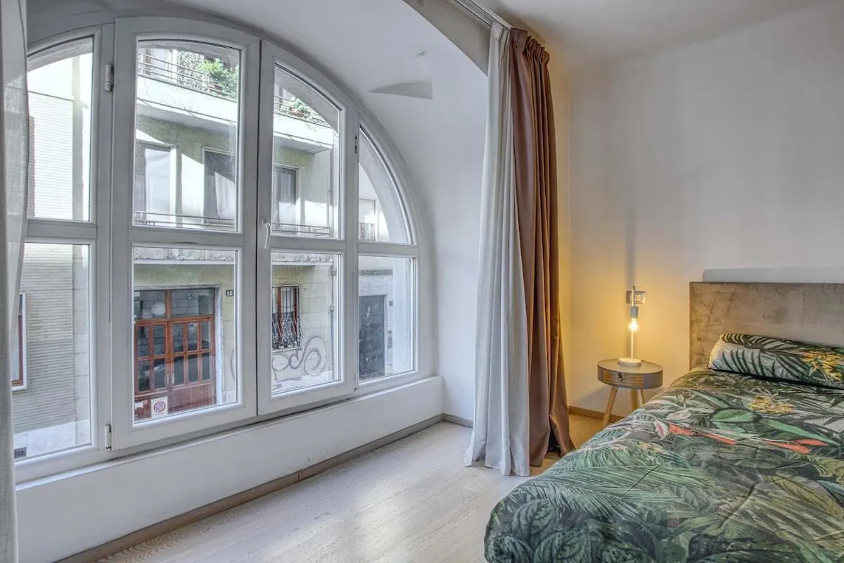 Duomo 10 Min - Lovely Apartment In The Center 밀라노 이탈리아