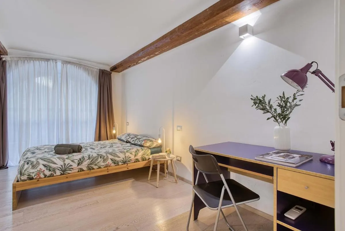 Duomo 10 Min - Lovely Apartment In The Center Milan