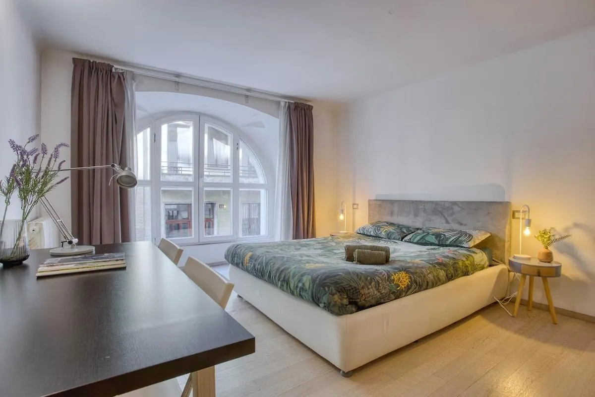 Duomo 10 Min - Lovely Apartment In The Center Milan